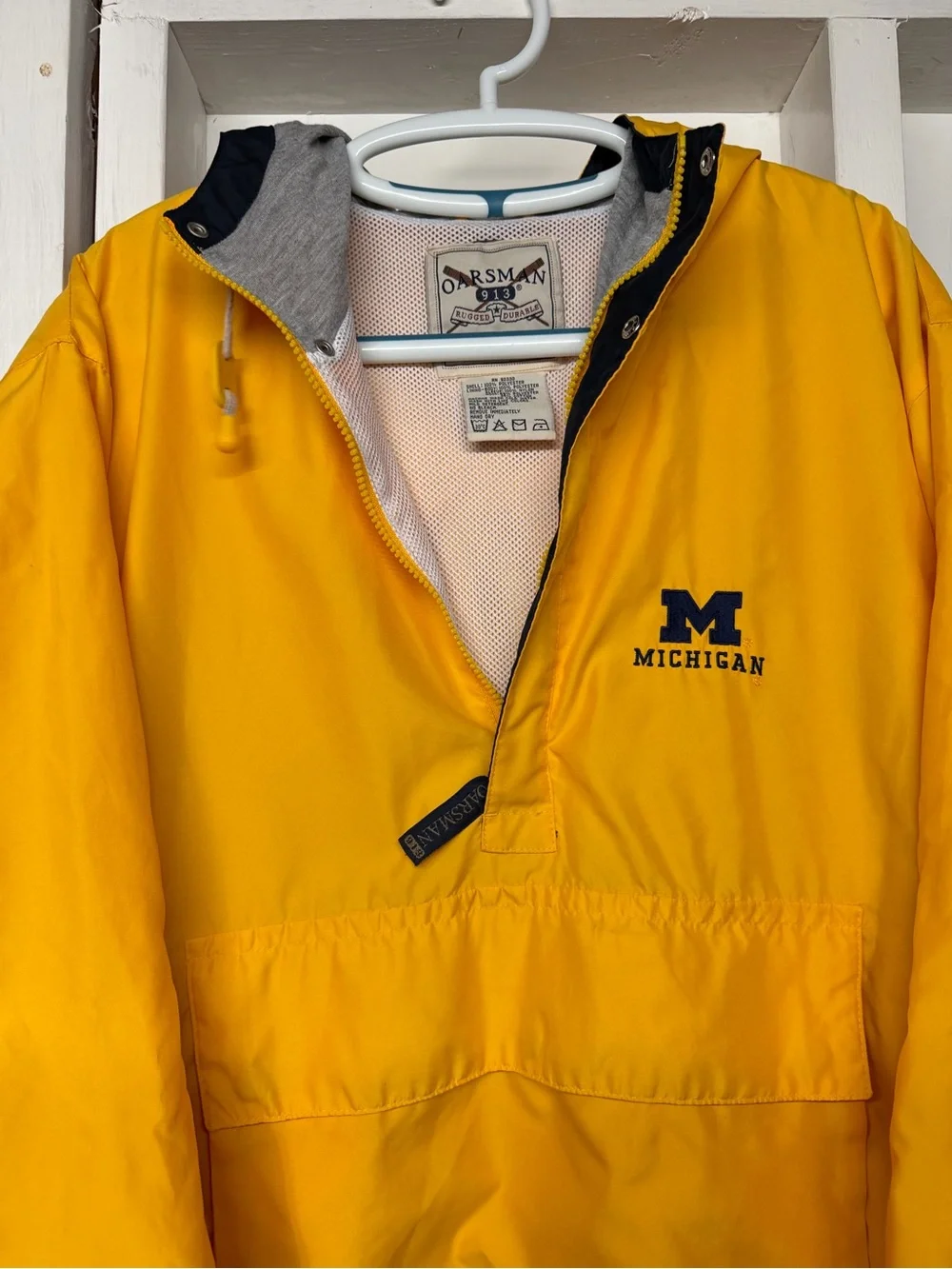 University Michigan Wolverines Vintage Yellow  Navy Oarsman Windbreaker Medium